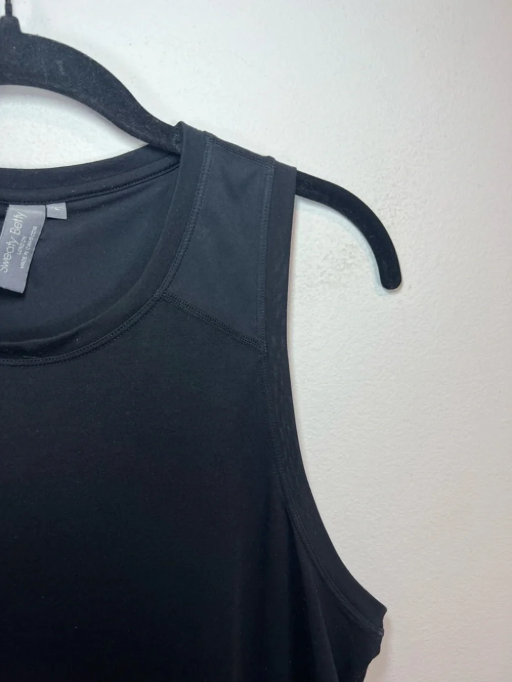 Sweaty Betty Lightweight Athletic Top Black Sleeveless Shirt Tank Workout  Large - Picture 3 of 11